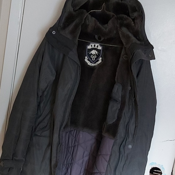 Winter jacket - Picture 3 of 3